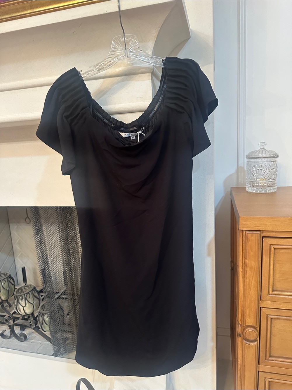 Trina Turk Black Scoop Neck Short Sleeve Tunic